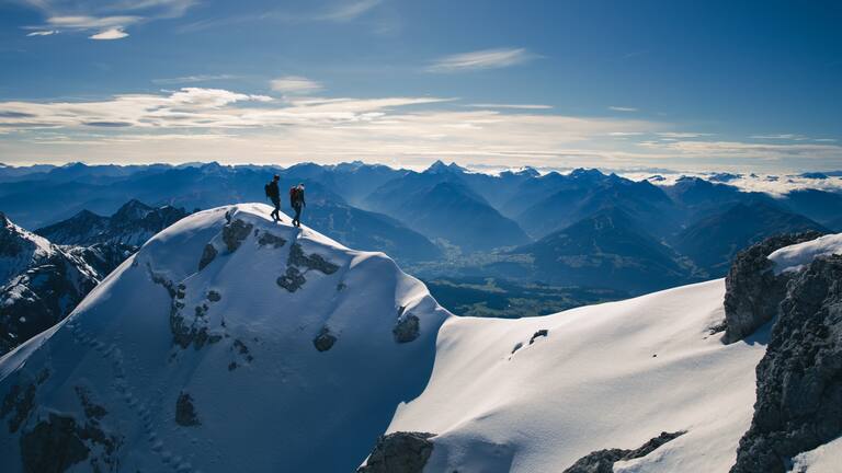 Auf langen Gehpassagen bietet der Hanwag Makra Pro GTX dank des weiten Alpin-Leisten viel Komfort und Bewegungsfreiheit.