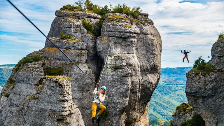 Nervenkitzel pur – beim Klettersteiggehen erlebst du die Berge aus einer völlig neuen Perspektive.