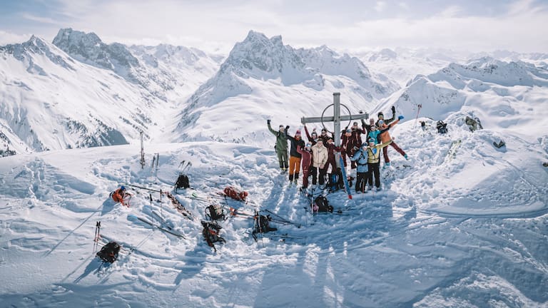 12 ausgewählte Skitouren-Begeisterte aus Österreich und Deutschland erlebten mit Gerlinde Kaltenbrunner am Arlberg das Abenteuer ihres Lebens.