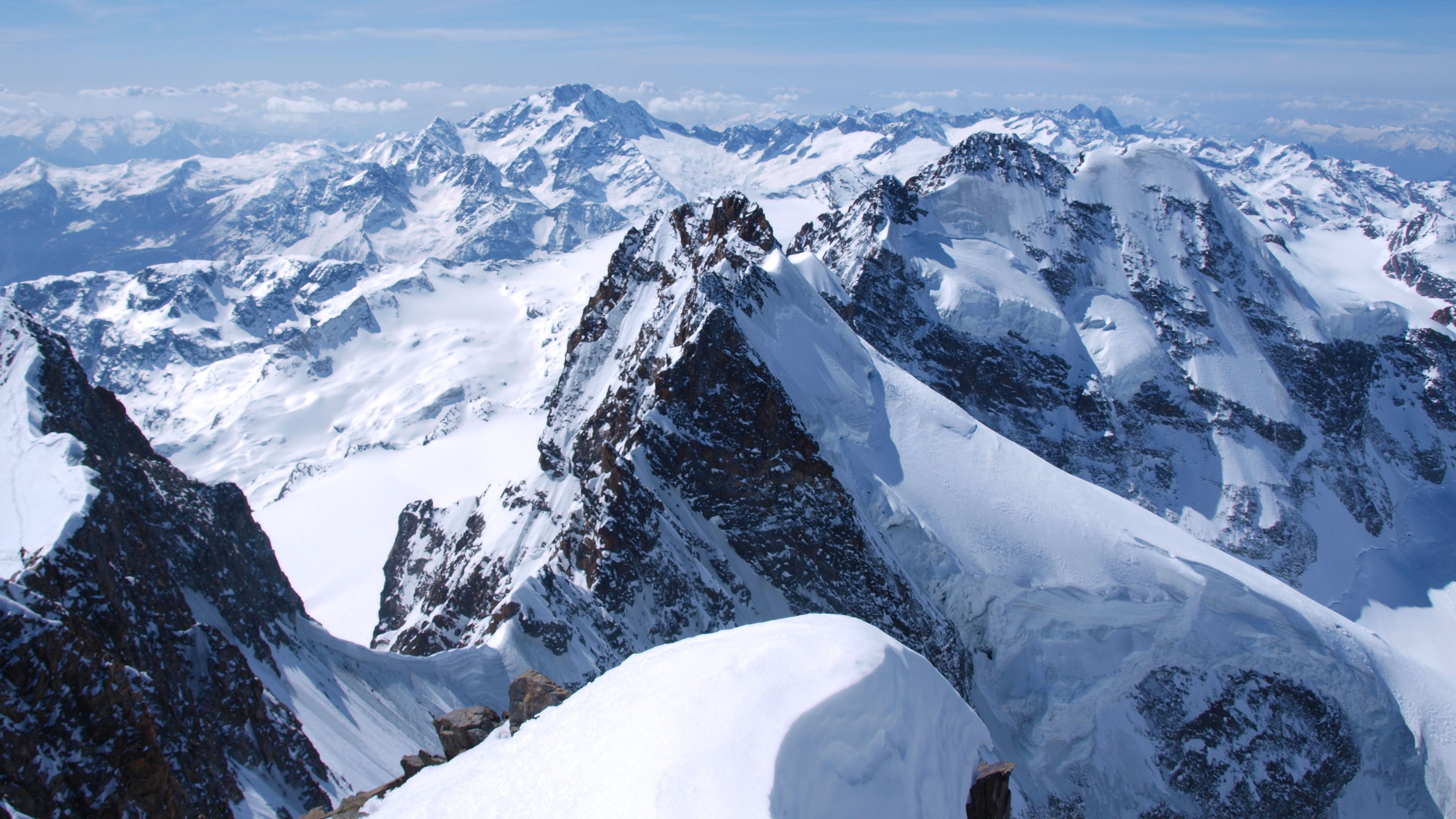 Winterliche Bernina-Gruppe im Kanton Graubünden