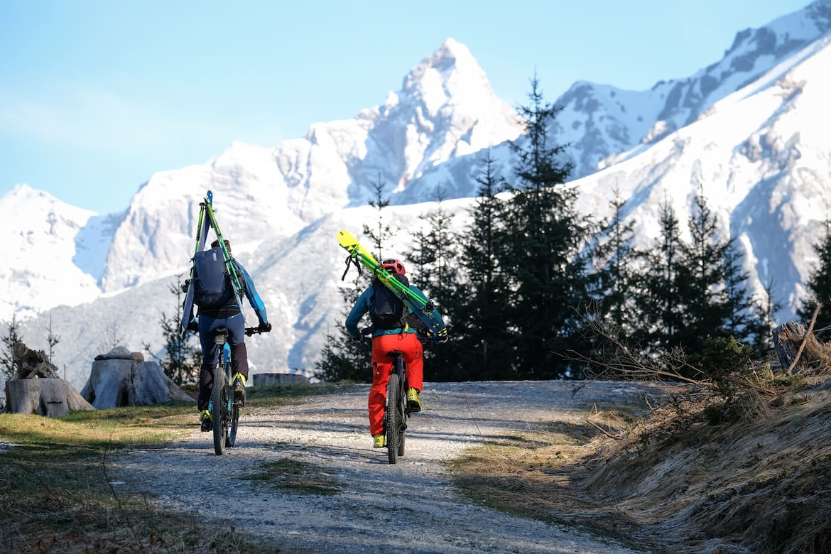 Bike2Ski – mit dem E-Bike geht es zum Ausgangspunkt der Skitour.