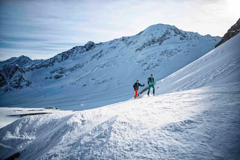 Für Skitoureneinsteiger und für das Trainieren der Ausdauer sind Pistenskitouren ideal.