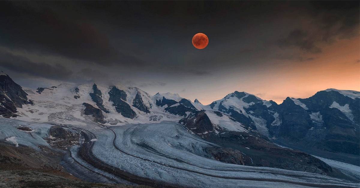 Ein seltenes Naturschauspiel: Blutmond über der Berninagruppe im Schweizer Engadin