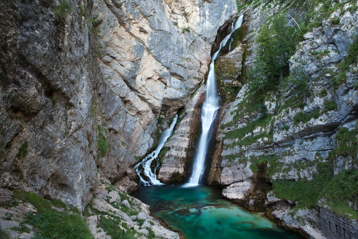 Der schöne Savica-Wasserfall mit seinen 78 Metern ist einer der berühmtesten Wasserfälle Sloweniens.
