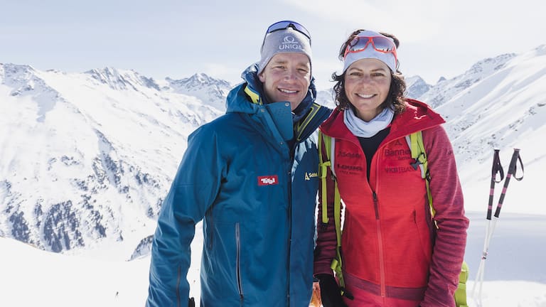 Bei der Aktion "DIE TOUR" hast du die Möglichkeit, gemeinsam mit den Alpinlegenden Benni Raich und Gerlinde Kaltenbrunner, auf Skitour zu gehen.