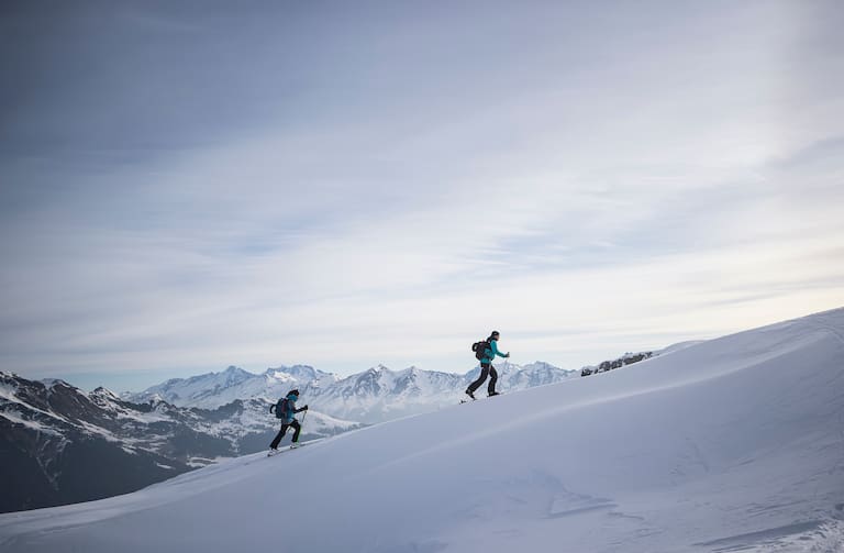 Für Skitourenbegeisterte warten unzählige, einsame Touren. 