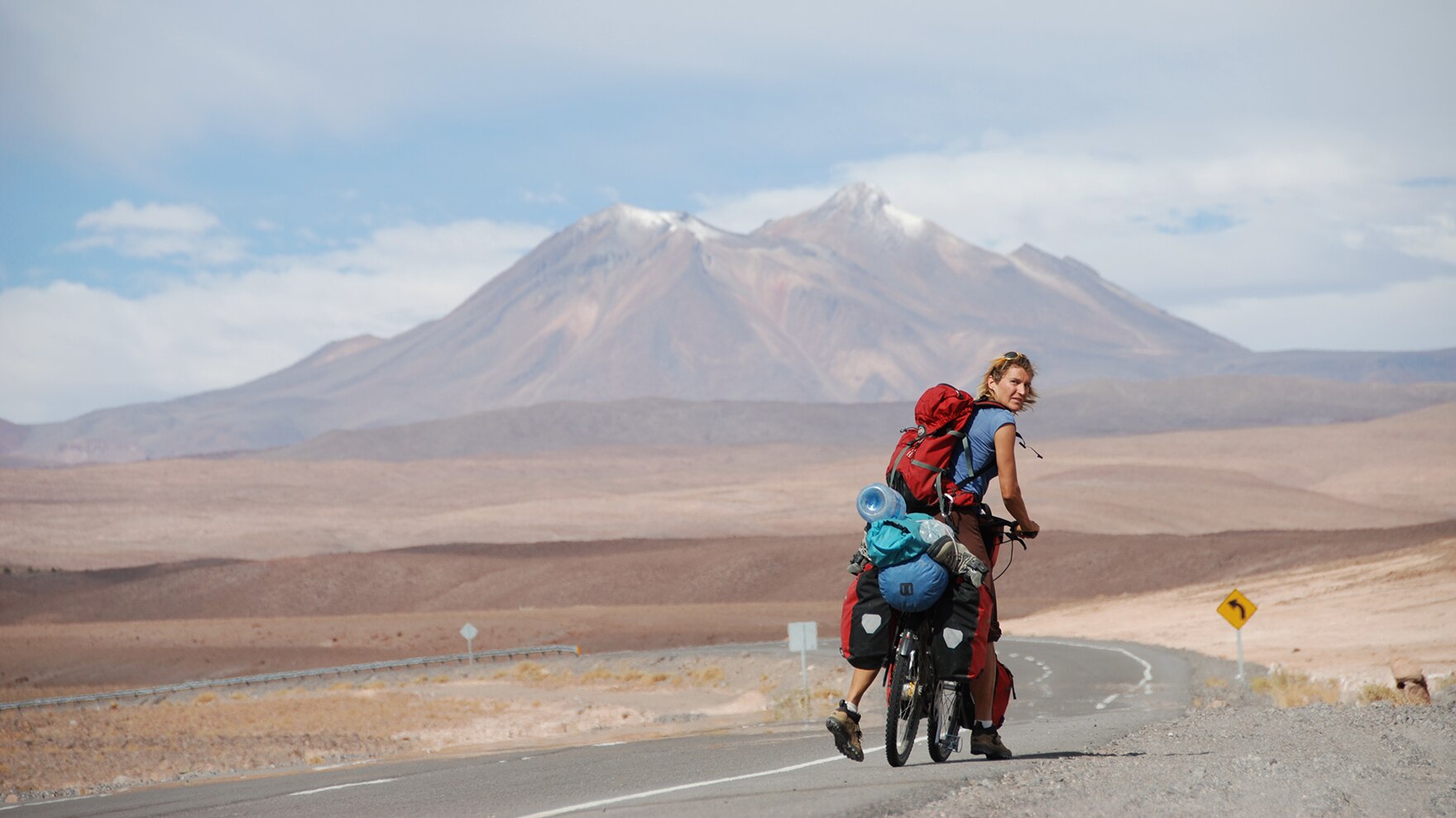Unterwegs in der Atacama Wüste in Südamerika: Evelyne Binsack hat auf ihren Touren ein fixes Set an Bekleidung dabei.