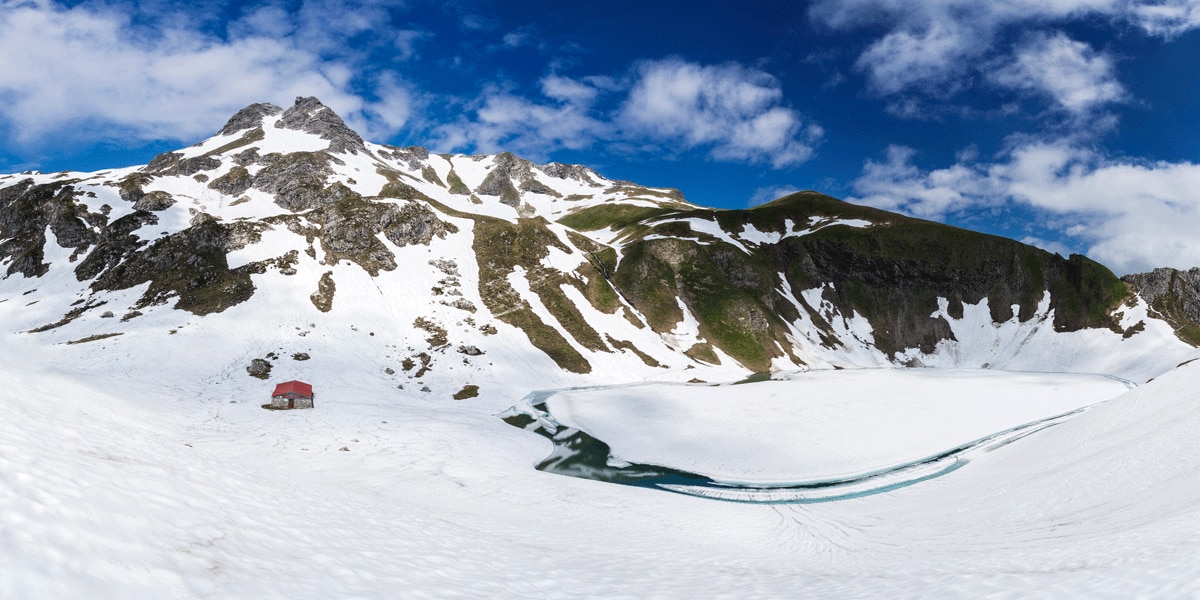 Gerade im Frühjahr ist die Skitour auf den Großen Daumen (2.280 m) lohnenswert