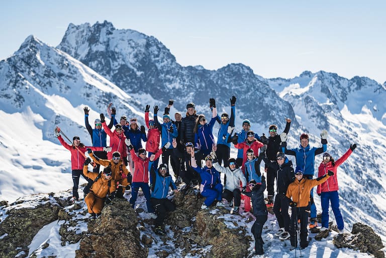 18 ausgewählte Skitouren-Begeisterte aus ganz Österreich und Deutschland durften gemeinsam mit den Alpinlegenden Gerlinde Kaltenbrunner und Benni Raich das Abenteuer ihres Lebens genießen. 