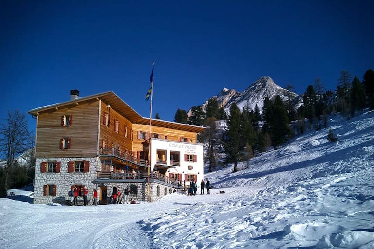 Die Faneshütte in den Dolomiten in Südtirol