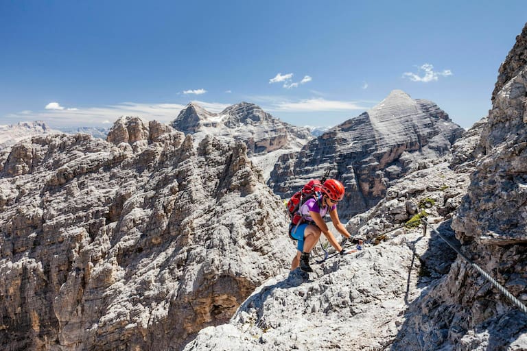 Klettersteig auf der Fanisspitze (2.980 m) in den Dolomiten in Südtirol