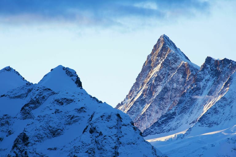 Blick auf das Finsteraarhorn vom Bachsee in den Berner Alpen