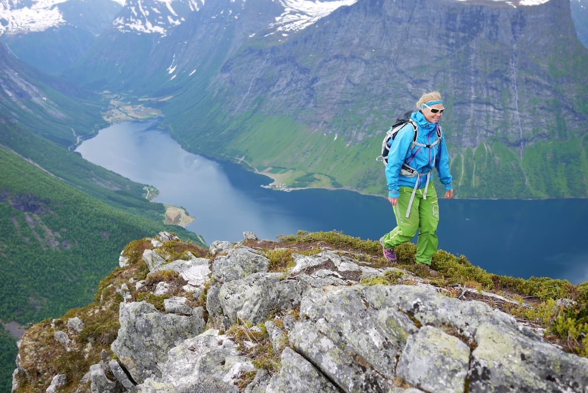 Wandern Klettersteig Fjord Norwegen Bergwelten