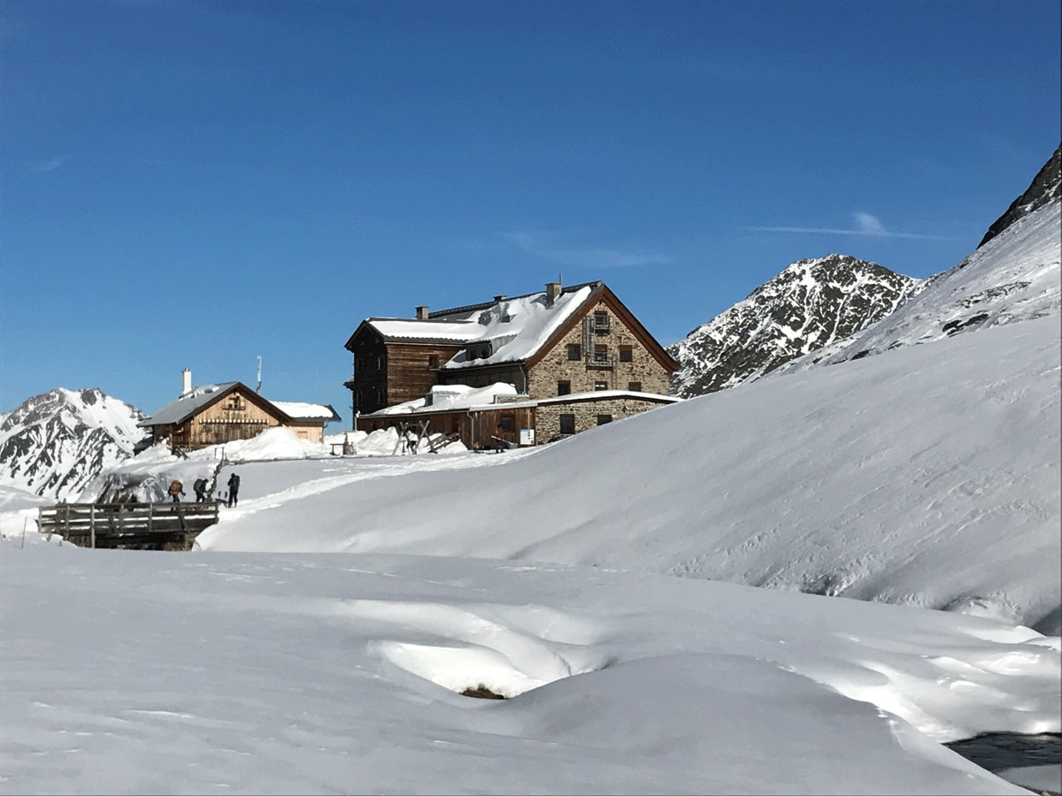 Die Franz-Senn-Hütte in den Stubaier Alpen