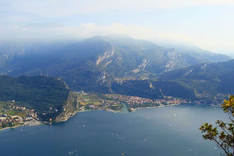 Cima Rocca: Blick über Gardasee und Torbole