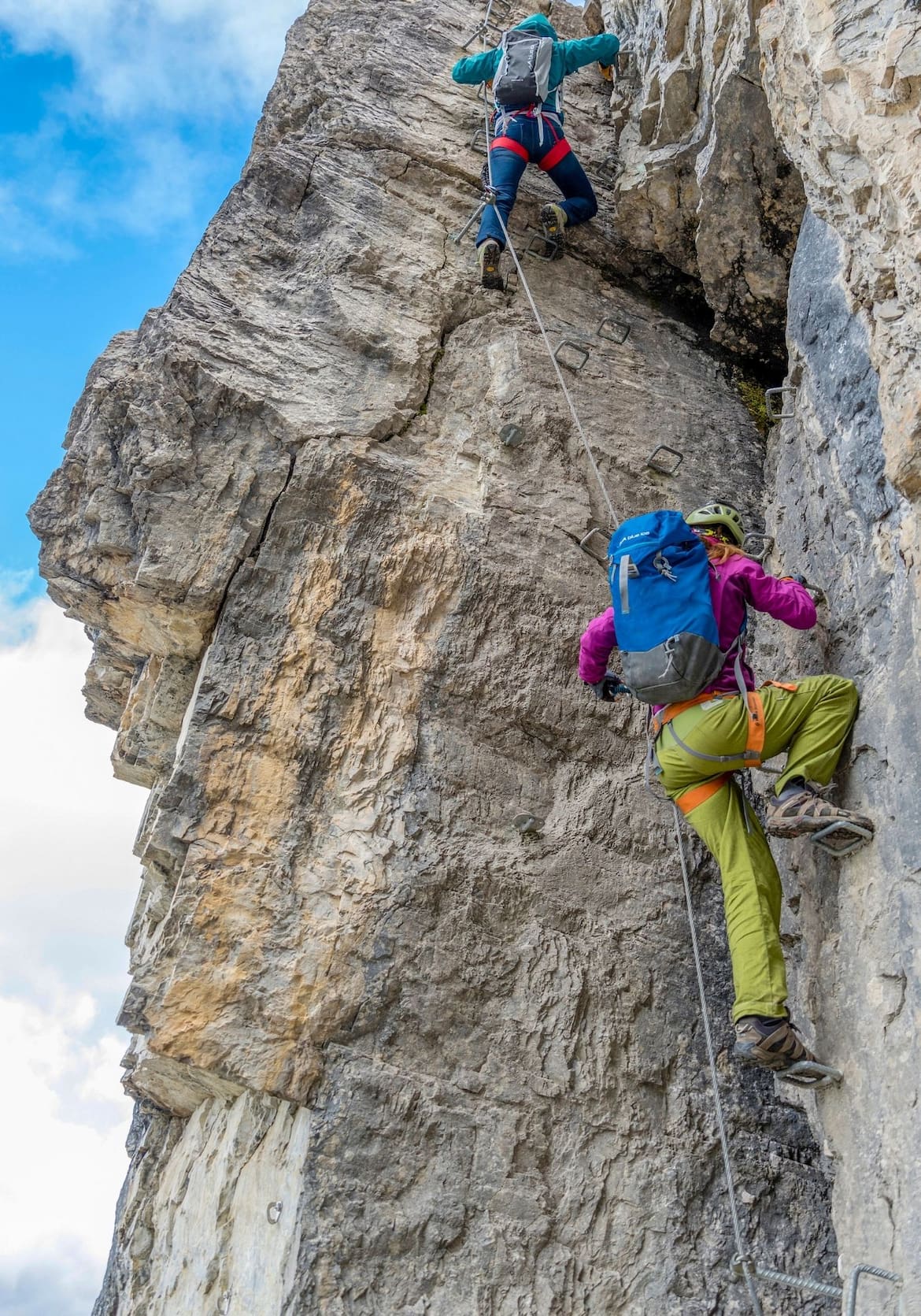 Die Klettergruppe in einer steilen, anspruchsvollen Passage der Gerlossteinwand