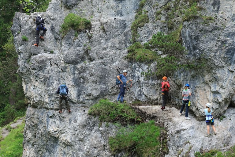 Die Bergführer der Ramsau beantworten dir alle Fragen rund um das Thema Klettersteig