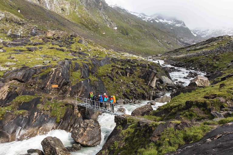Der Iseltrail folgt dem längsten freifließenden Gletscherfluss der Alpen bis zu seinem Ursprung mitten im Nationalpark Hohe Tauern.