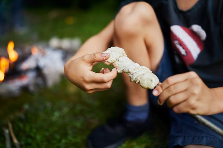 Kinder Lagerfeuer Steckerlbrot