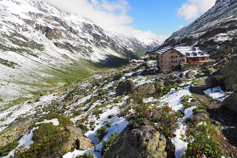 Tirol: Jamtalhütte in der Silvretta