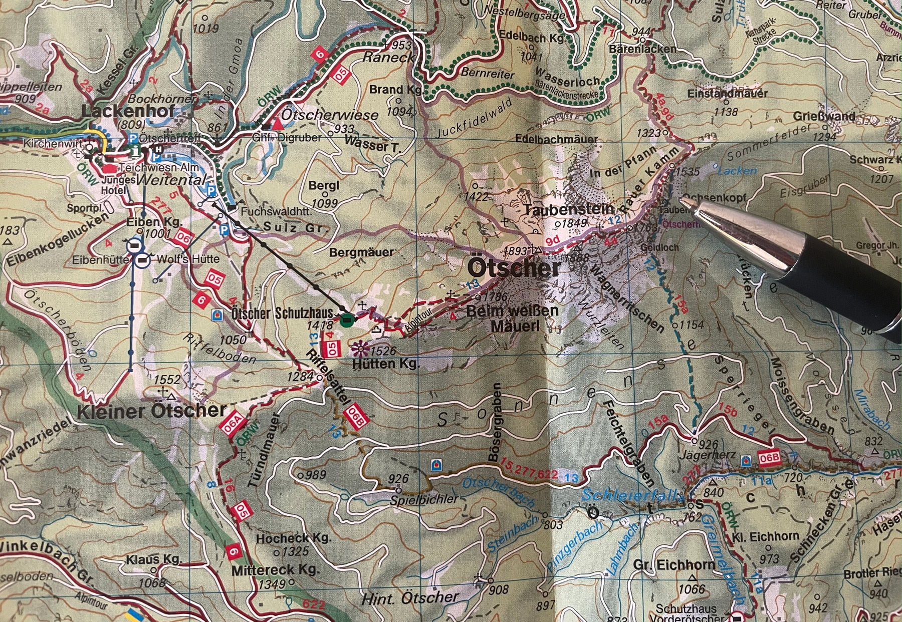 Bei der Tourenplanung sollen Schlüsselstellen identifiziert werden – hier der Abschnitt "Alpiner Steig" am Rauhen Kamm