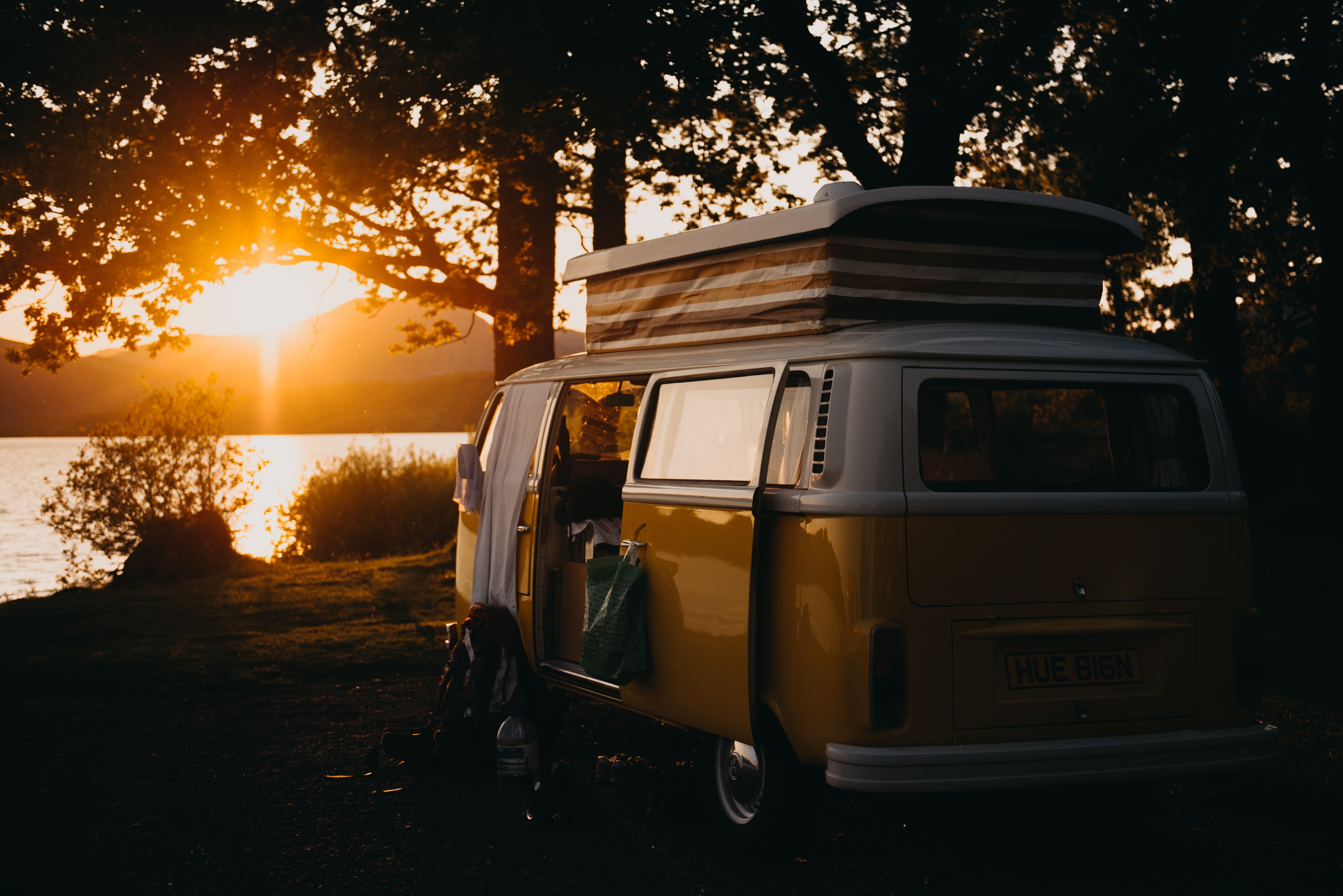 Nicht jeder hat einen Camper-Van, doch mit ein wenig Kreativität wird jedes Auto zum treuen Reisebegleiter 