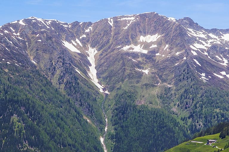 Kreuzspitze in Osttirol: Blick in die Villgratner Berge