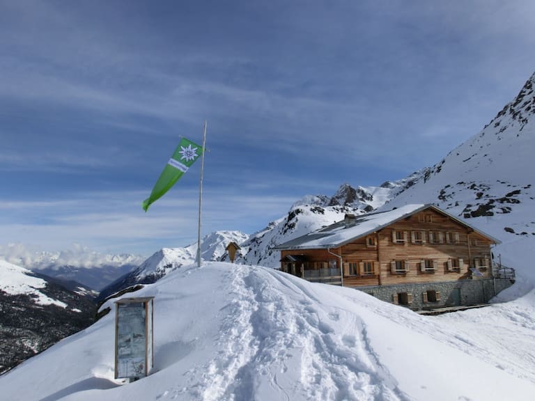 Die Marteller Hütte (2.585 m) in Südtirol