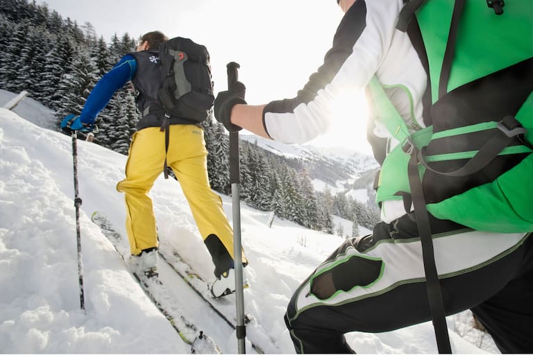 Tirol: Skitourengeher im Alpbachtal
