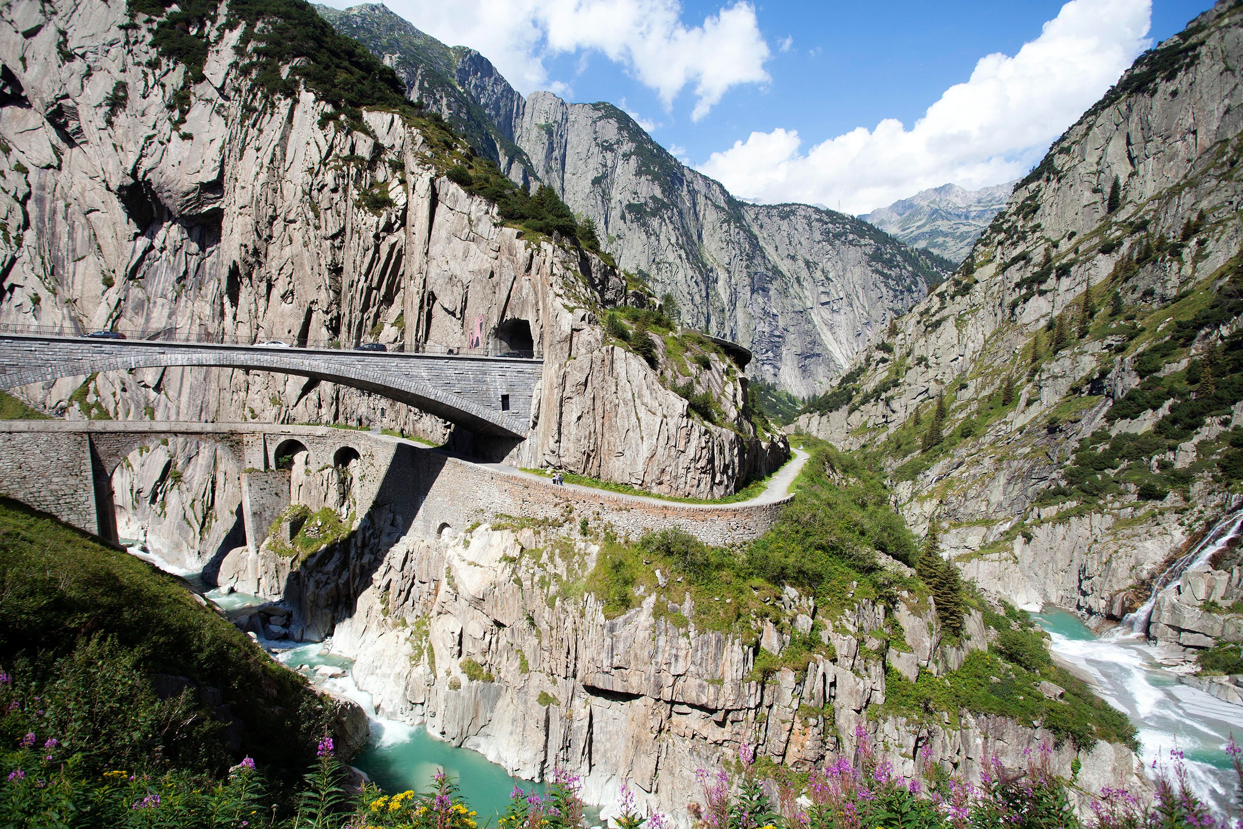 Bergsage: Die Teufelsbrücke in der Schöllenenschlucht - Bergwelten