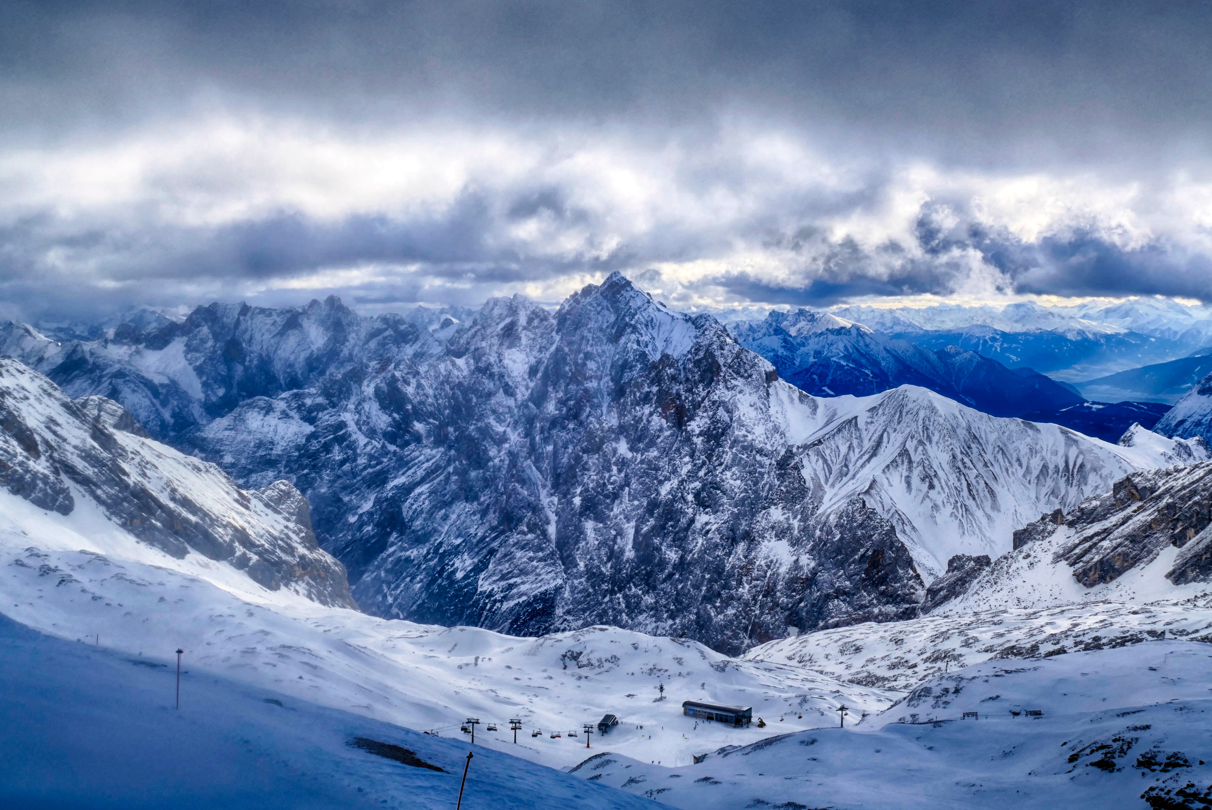 Blick von der Zugspitze auf Tirol