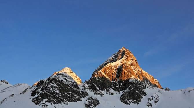 Der höchste Gipfel Vorarlbergs stellt im Frühjahr ein beliebtes Skihochtourenziel dar