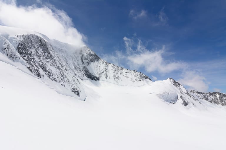 Dafür kann man nicht früh genug planen: Der Gipfel des Großvenedigers (3.666 m) ist ein beliebtes Skihochtourenziel im Frühjahr 