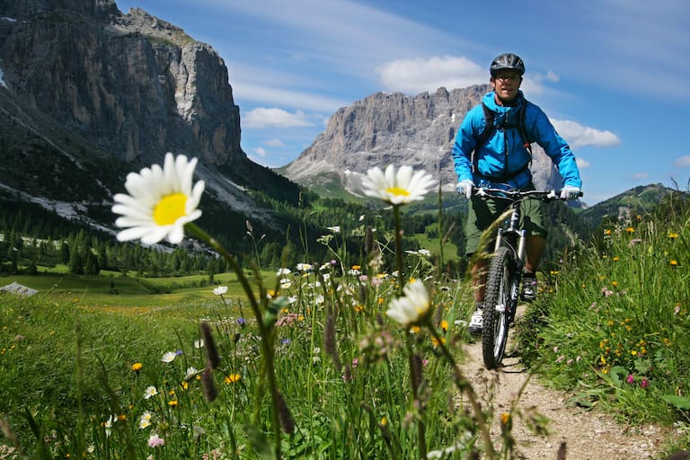 Sellaronda-Tour: Biken in den Dolomiten in Südtirol