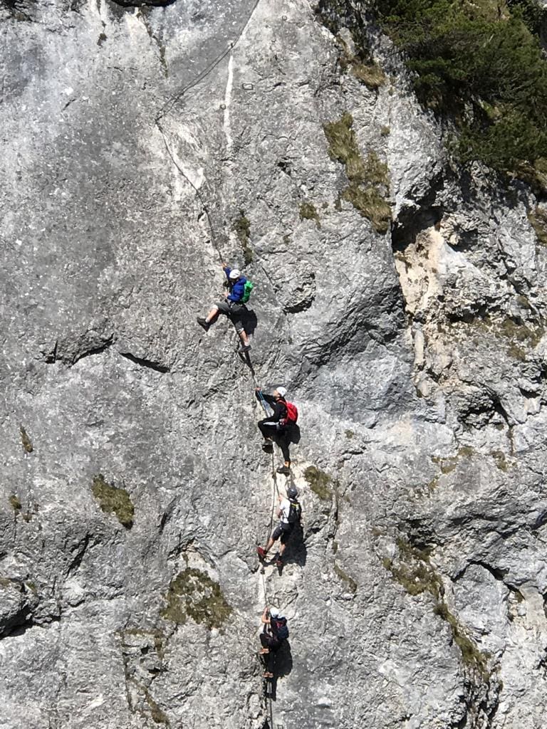 Neben dem Siega- und Hias-Klettersteig in der Silberkarklamm, hat die Region Ramsau noch viele weitere Klettersteige rund um den Dachstein zu bieten