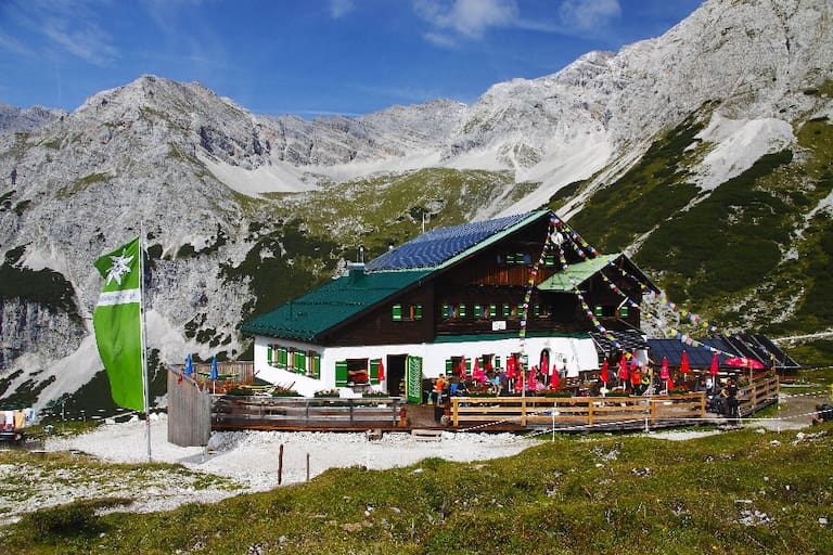 Die Pfeishütte im Karwendel in Tirol