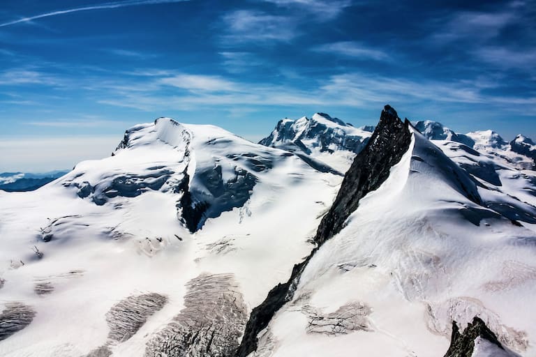 Walliser Alpen: Strahlhorn und Rimpfischhorn in der Mischabelgruppe in der Schweiz