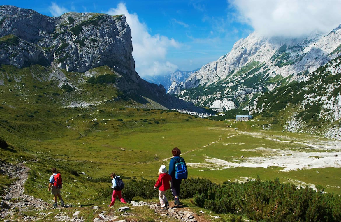 Wandern in den Bergen Sloweniens ausgehend vom Bergsteigerdorf Luče