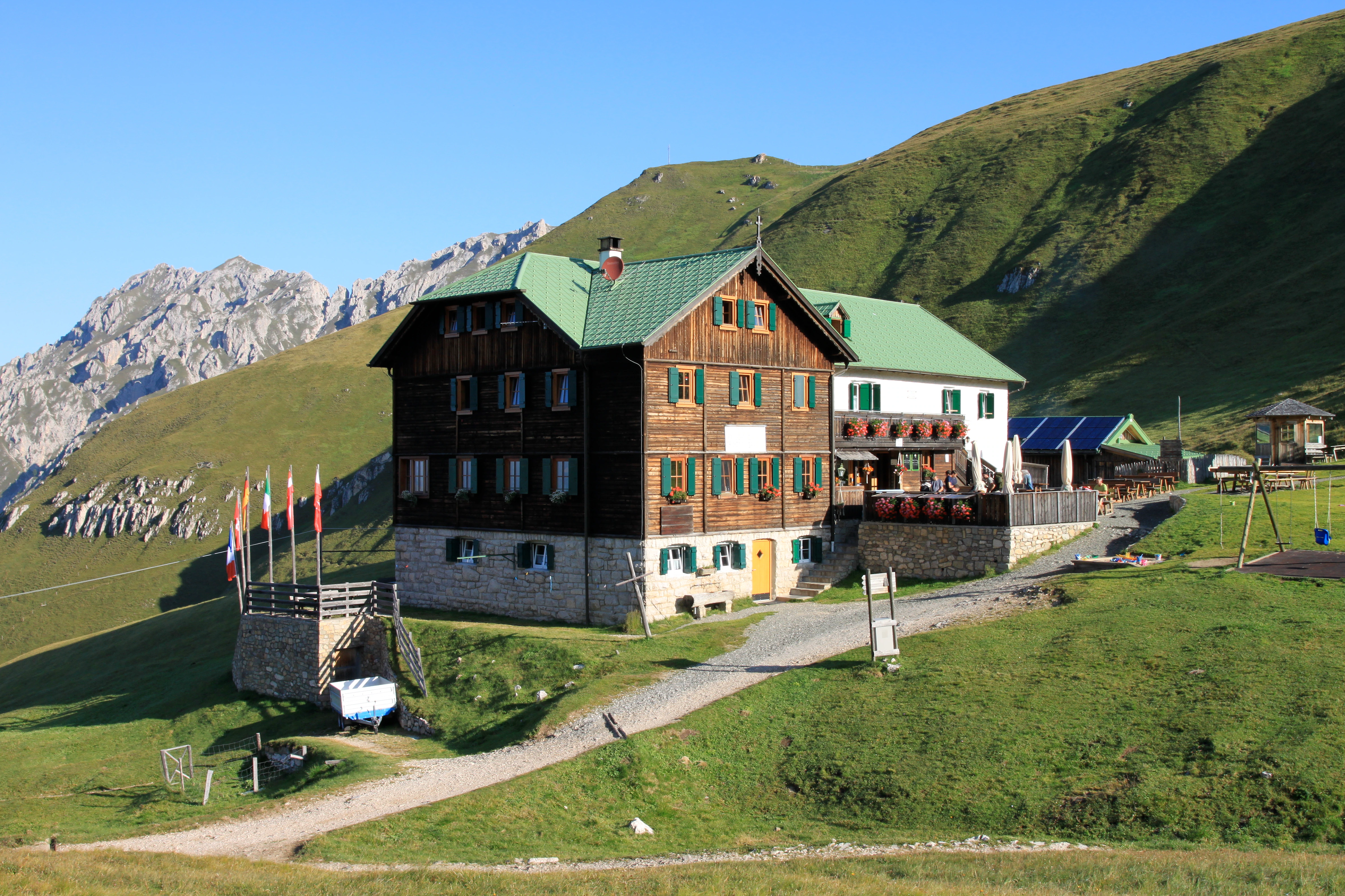 Die Schlüterhütte in den Südtiroler Dolomiten, im Naturpark Puez-Geisler