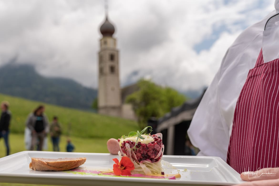 Liebhaber der regionalen Küche kommen bei den Spezialitätenwochen „Schlerngenuss Dolomites“ auf ihre Kosten.