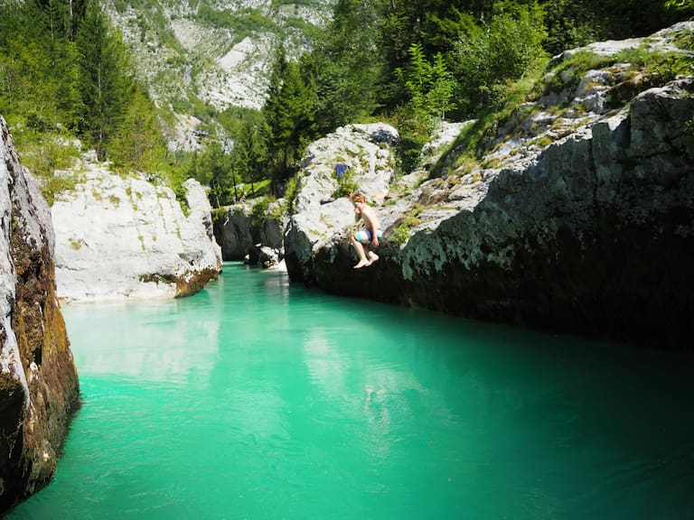 Ein Muss: in die kalte Soča springen.