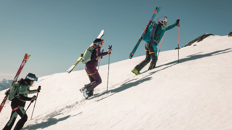 Mit der neuen Skitouren Kollektion von Jack Wolfskin bist du bei deinem nächsten Abenteuer gut gerüstet.