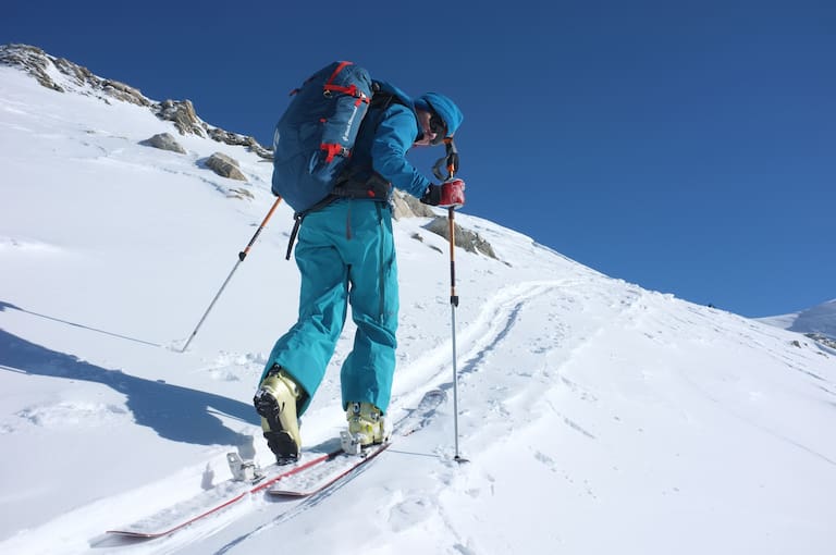 Skitourengeher mit Tech-Bindung