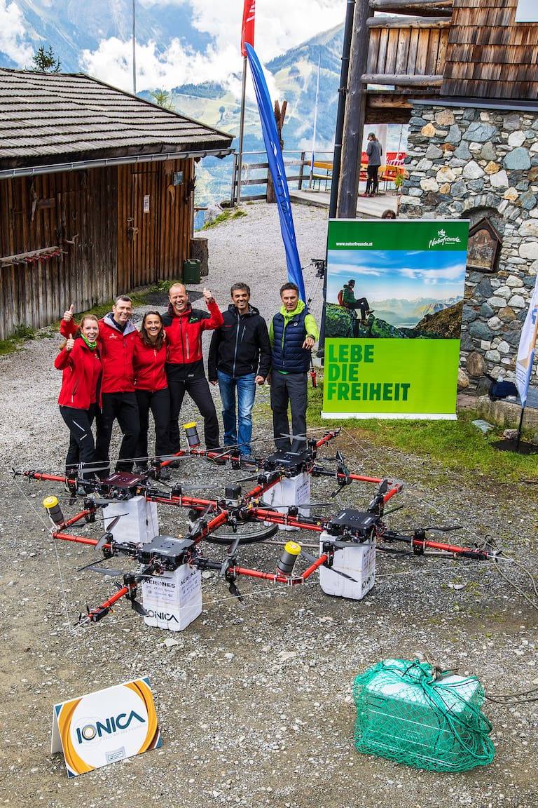 Die E-Drohne vor ihrem Pilotflug an der Pinzgauer Höhe bei Zell am See in Salzburg