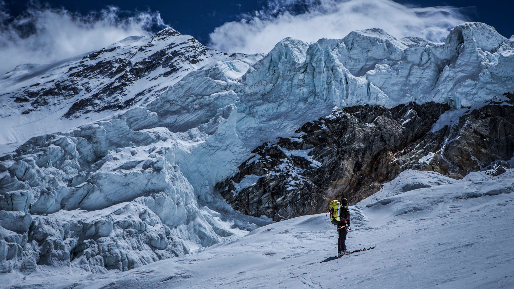 Ski-Bergsteiger Grzegorz Bargiel im Himalaya (Tibet)