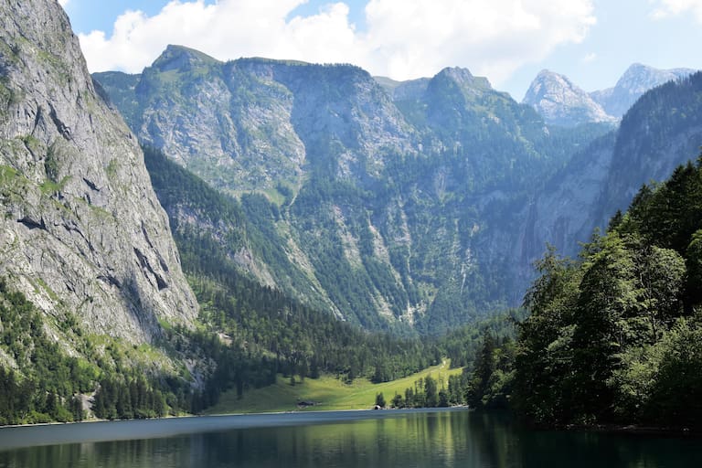 Der Obersee ist quasi der kleine Bruder des Königssees in Berchtesgaden.