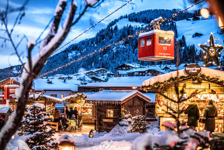 Weihnachtsdorf in Wolkenstein, Südtirol.