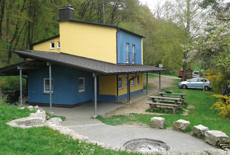 Das Kletterheim Aicha liegt in Bayern, im Naturpark Altmühltal.
