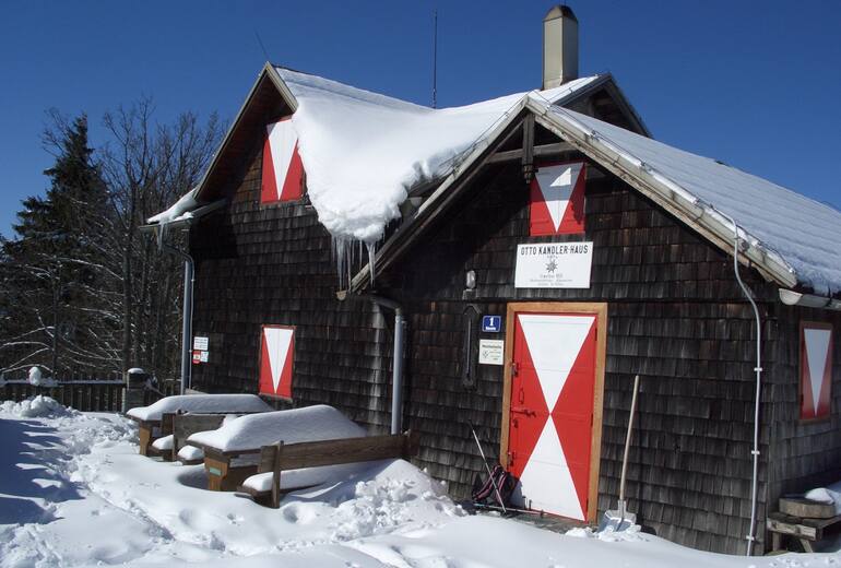 Das Otto-Kandler-Haus im Winter