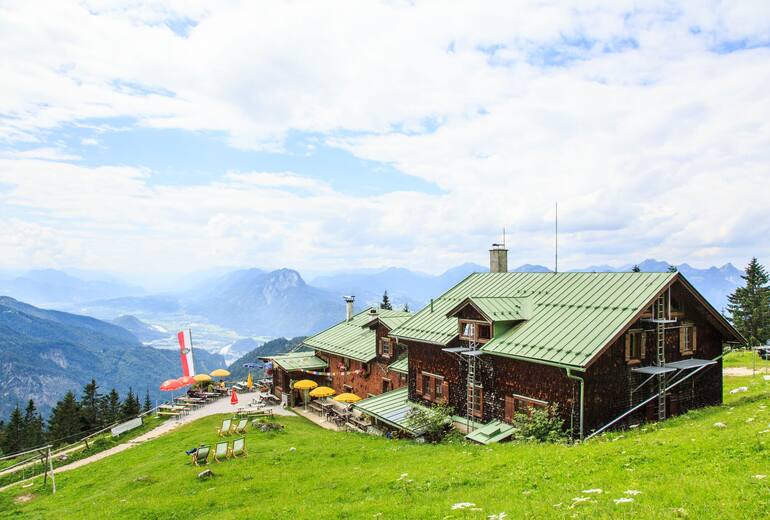 Die Vorderkaiserfeldenhütte im Kaisergebirge, erreichbar über Kufstein